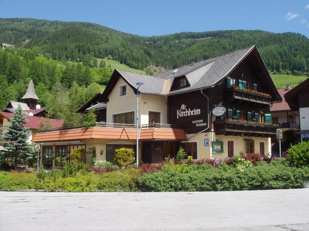 Hotel Alt Kirchheim Бад Кляйнкирххайм Экстерьер фото