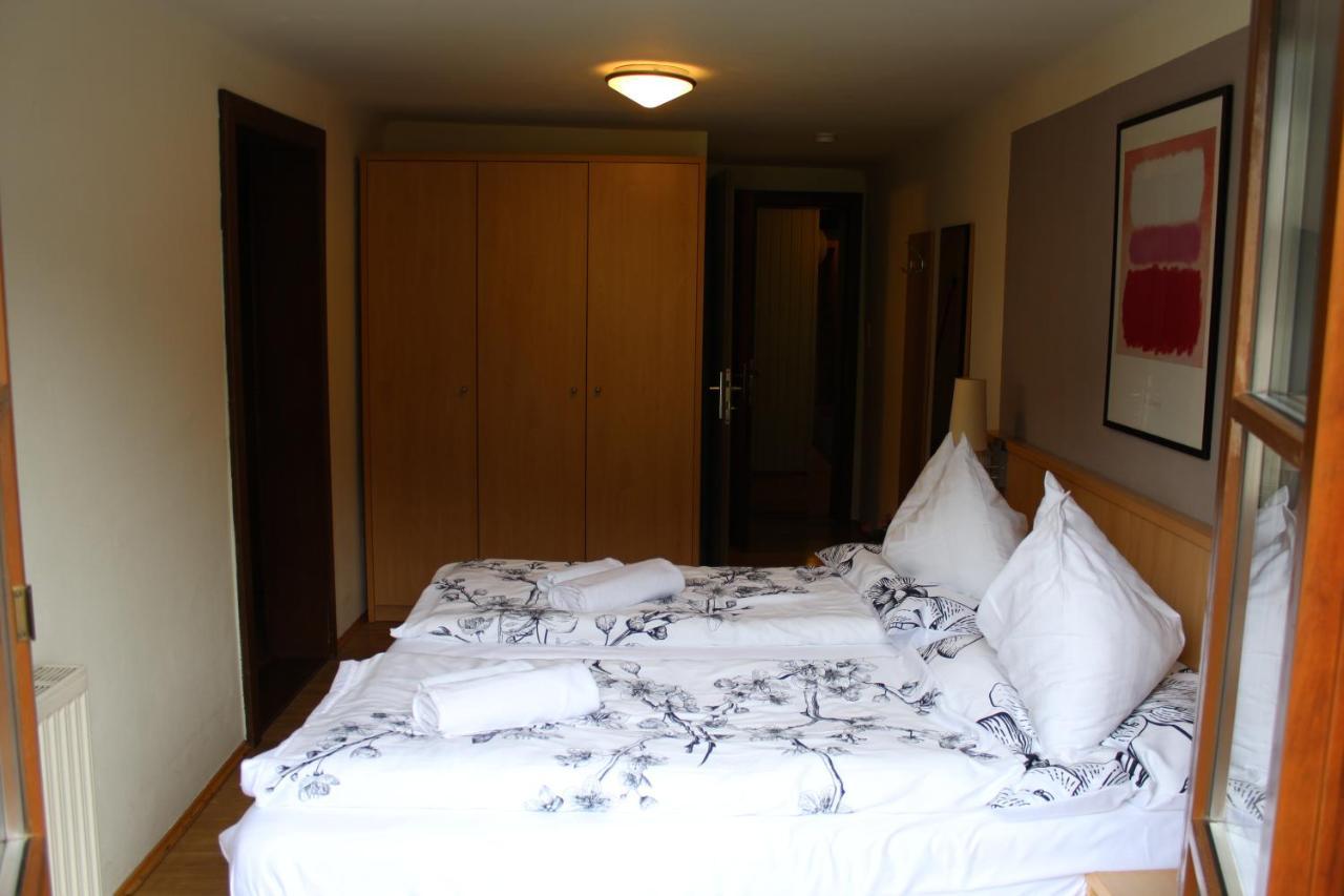 Hotel Alt Kirchheim Бад Кляйнкирххайм Экстерьер фото