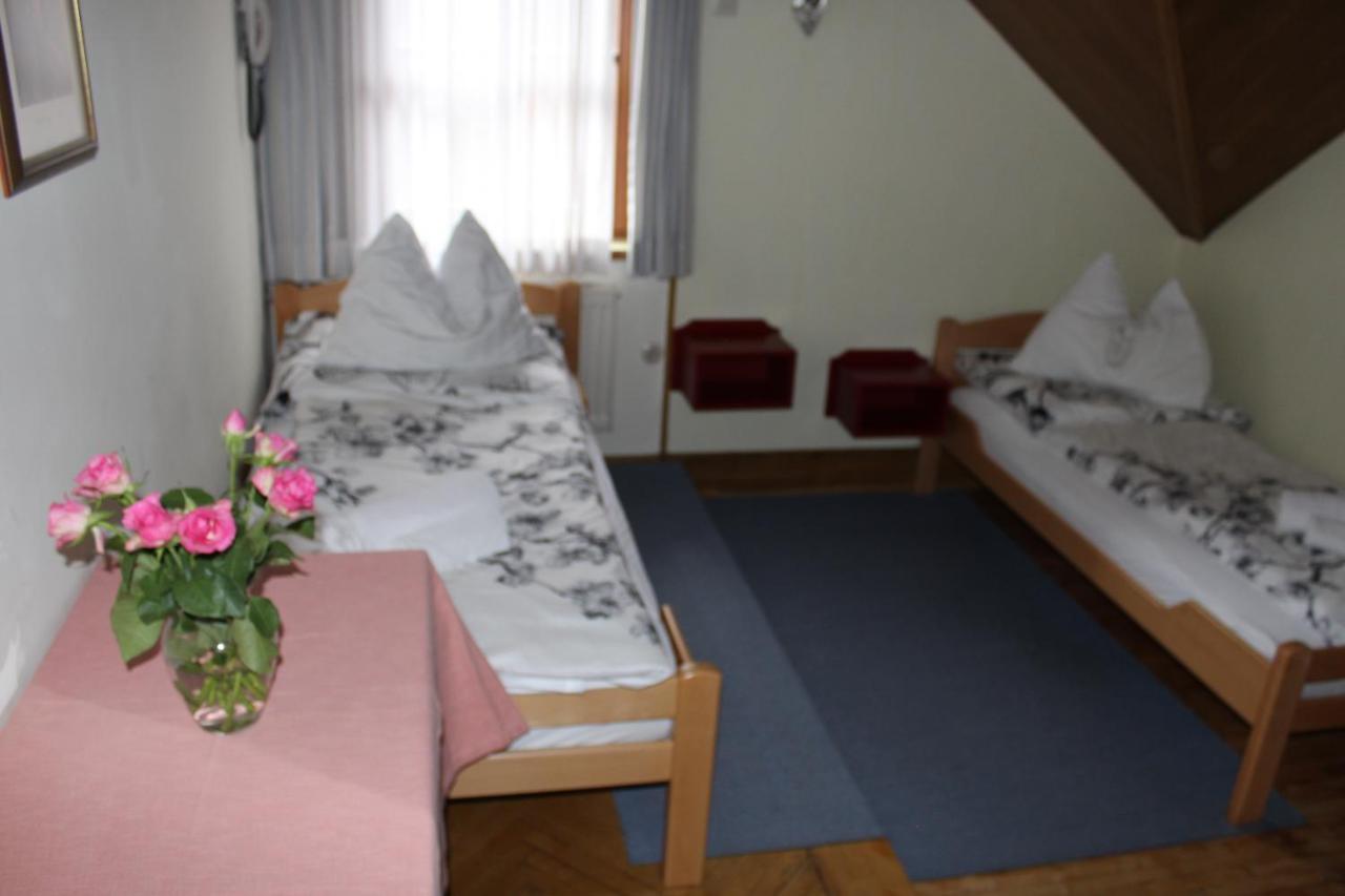 Hotel Alt Kirchheim Бад Кляйнкирххайм Экстерьер фото