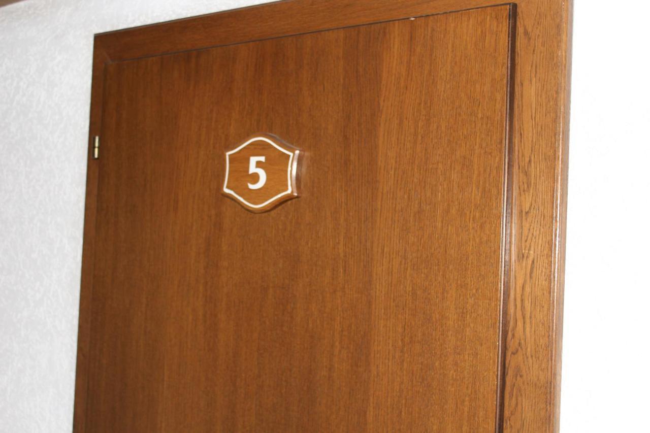 Hotel Alt Kirchheim Бад Кляйнкирххайм Экстерьер фото