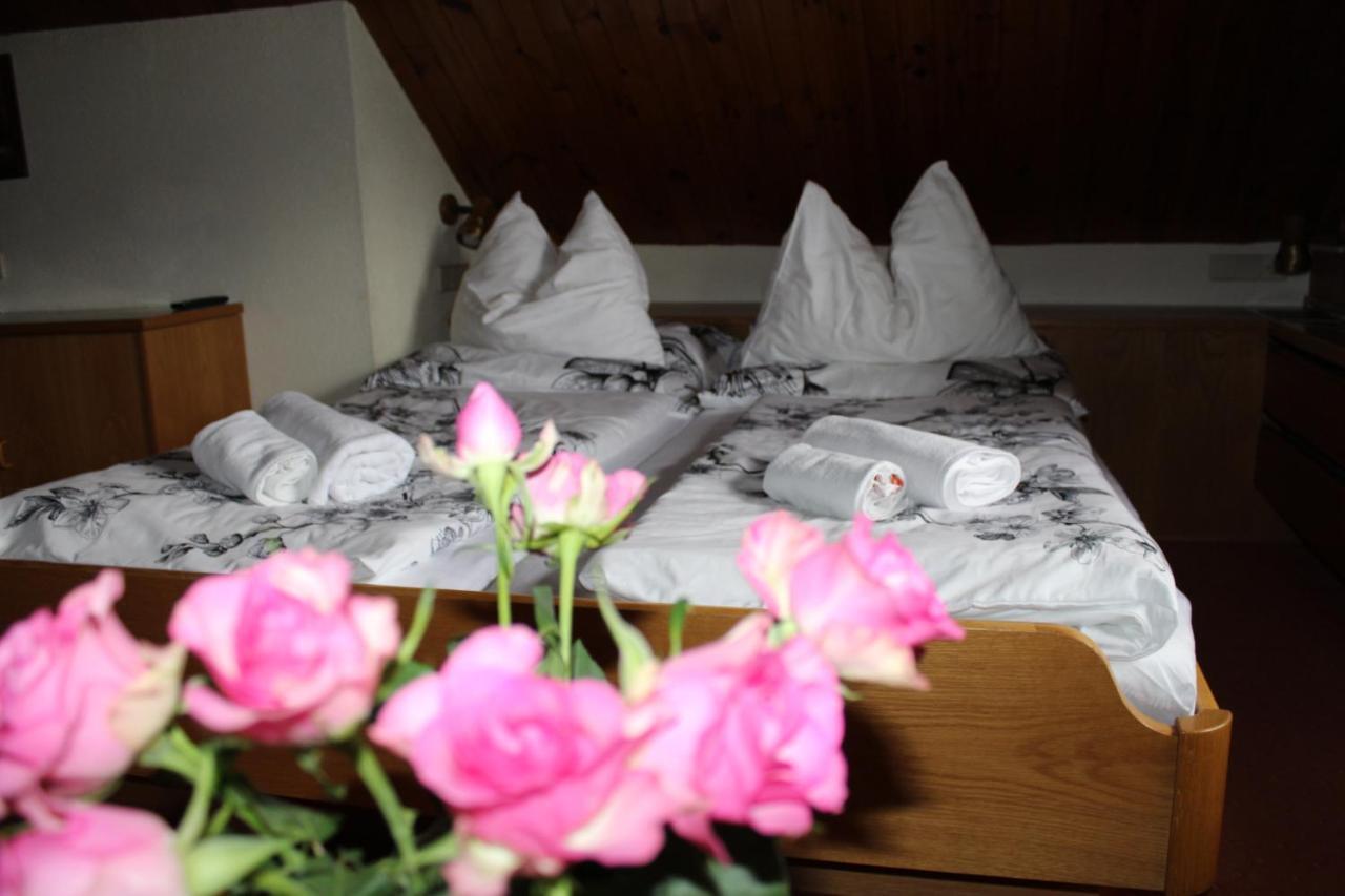 Hotel Alt Kirchheim Бад Кляйнкирххайм Экстерьер фото