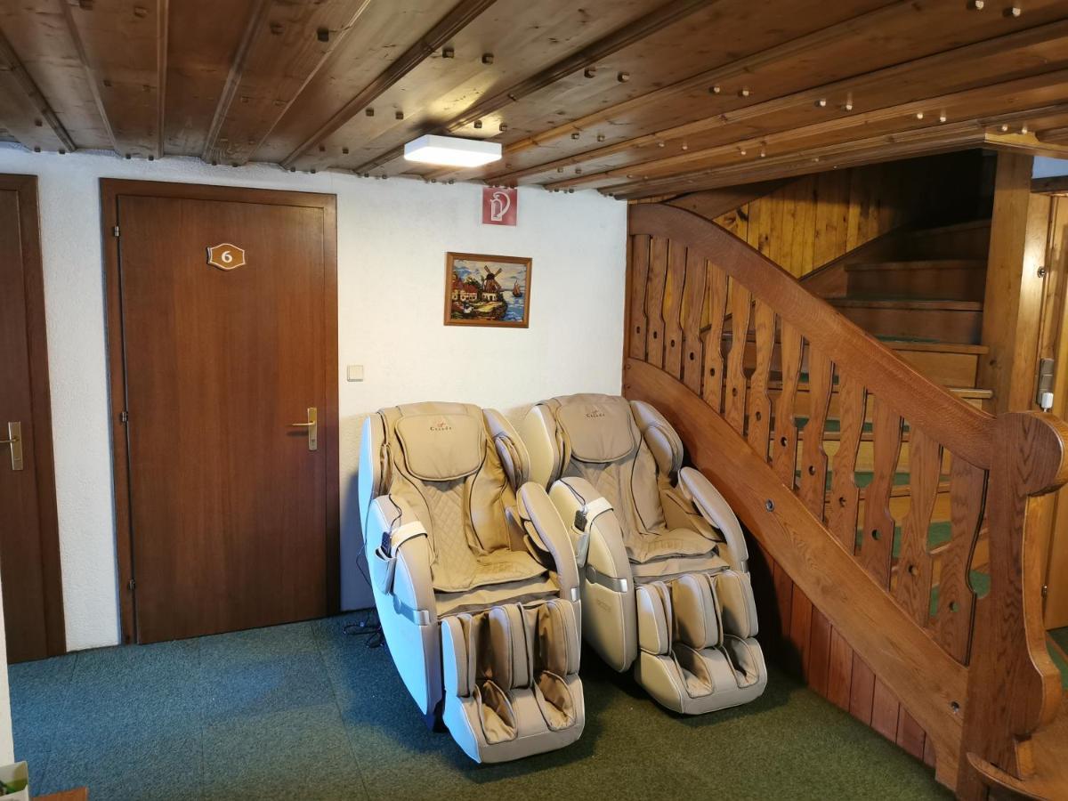 Hotel Alt Kirchheim Бад Кляйнкирххайм Экстерьер фото